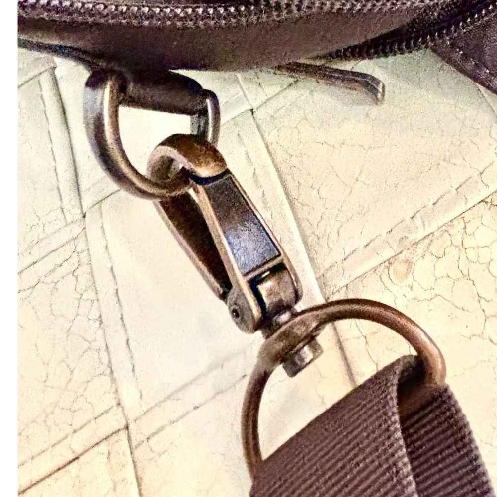 Kenneth Cole Reaction Genuine Brown Leather Business Portfolio Messenger Bag
